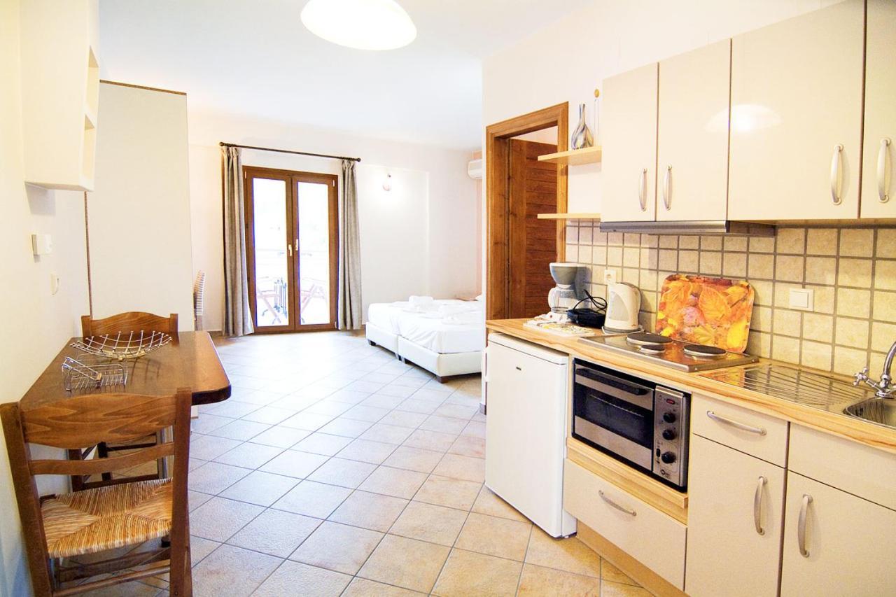 Dalouda Apartment Parga Exterior photo